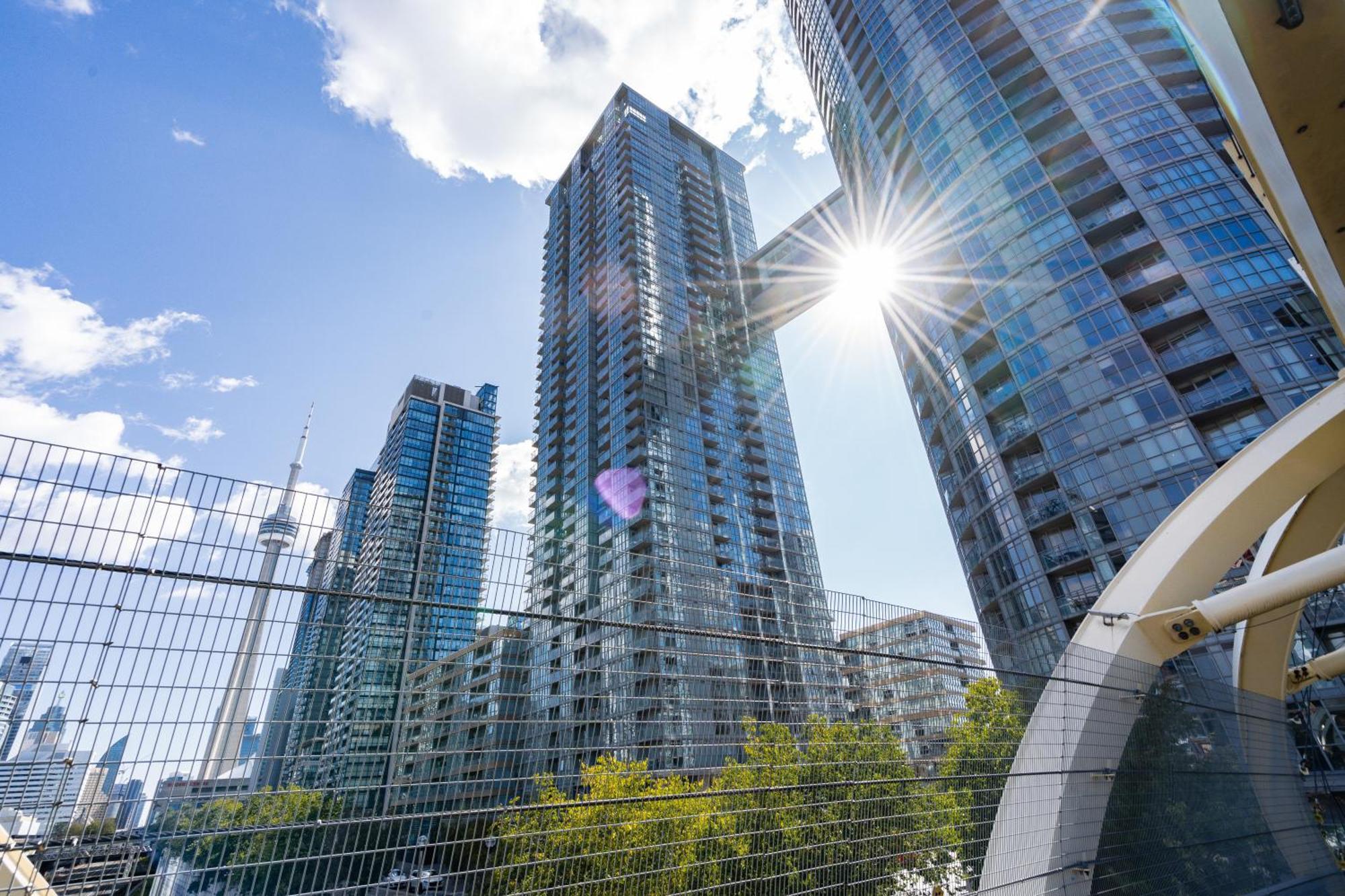 Exquisite Condos By Cn Tower With Parking Toronto Zewnętrze zdjęcie