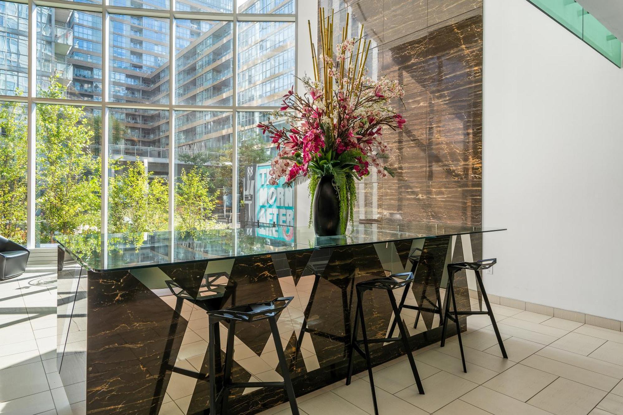 Exquisite Condos By Cn Tower With Parking Toronto Zewnętrze zdjęcie