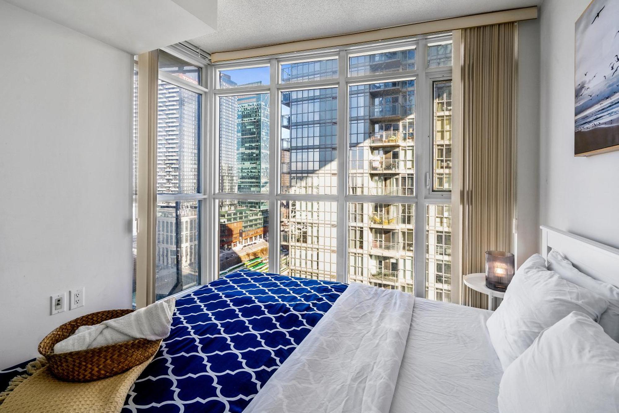 Exquisite Condos By Cn Tower With Parking Toronto Zewnętrze zdjęcie