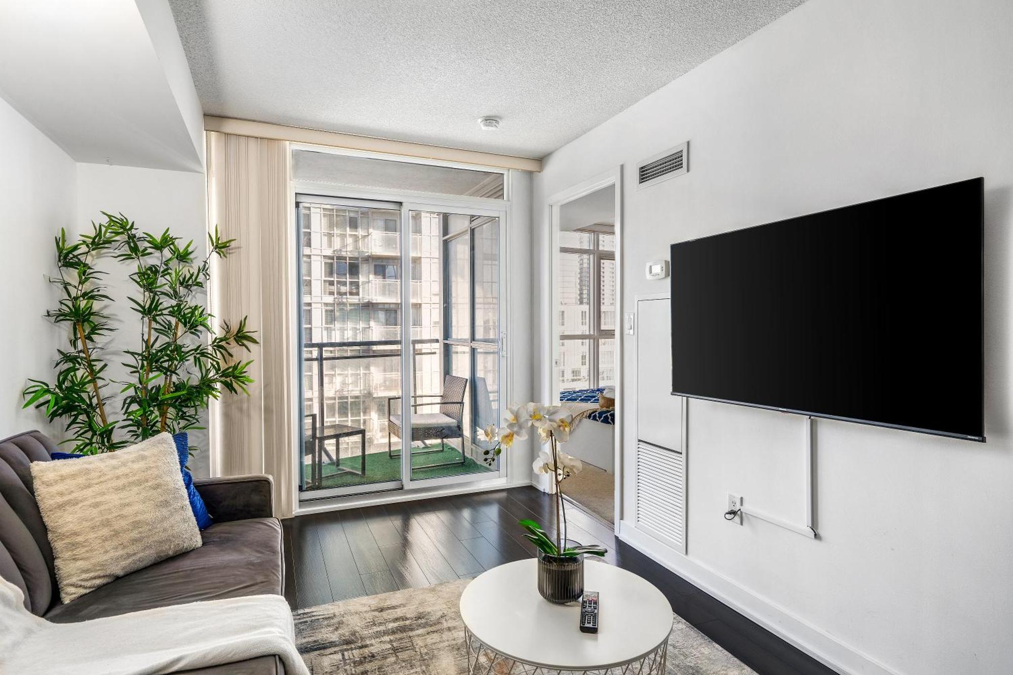 Exquisite Condos By Cn Tower With Parking Toronto Zewnętrze zdjęcie